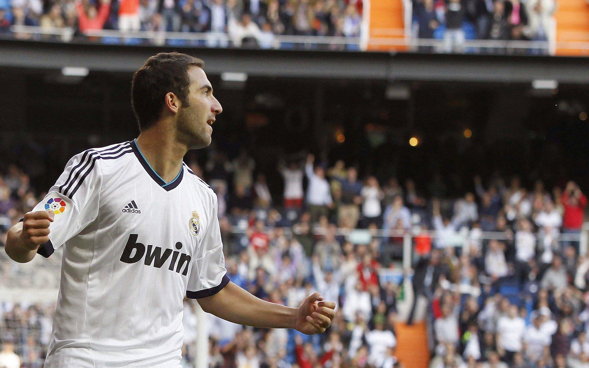 中国冰雪运动蓬勃发展,年轻选手国际赛场崭露头角