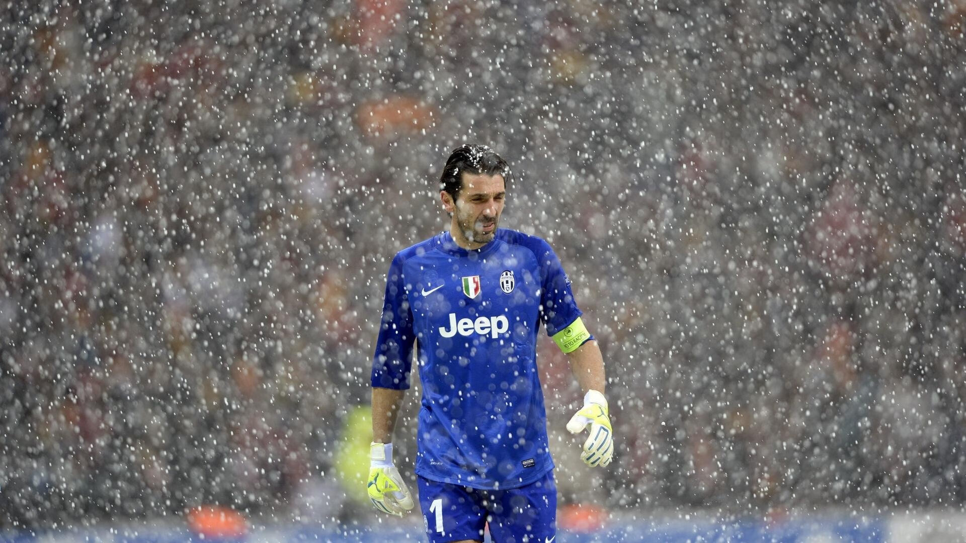 混合泳新星闪耀全国锦标赛,破纪录表现引爆泳坛